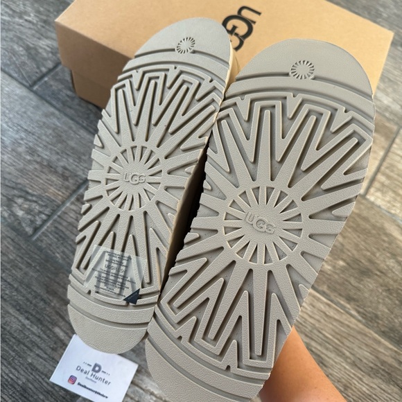 Brand New UGG Women’s Tazz Platform Slippers Mustard Seed - Picture 8 of 10